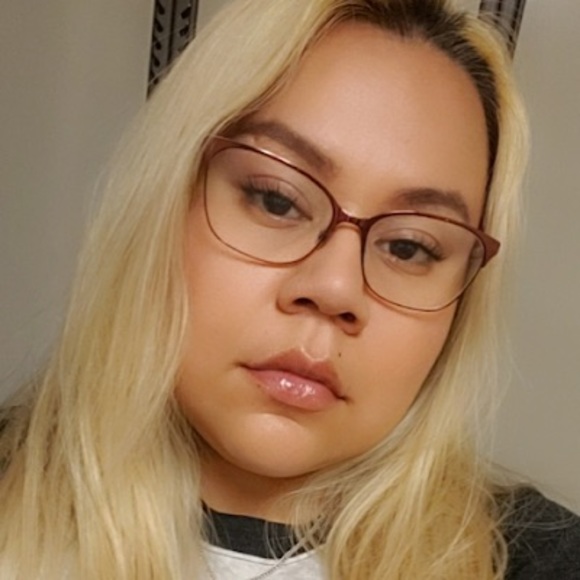 Meet your Posher, Julie-ann c. - Picture 1 of 1